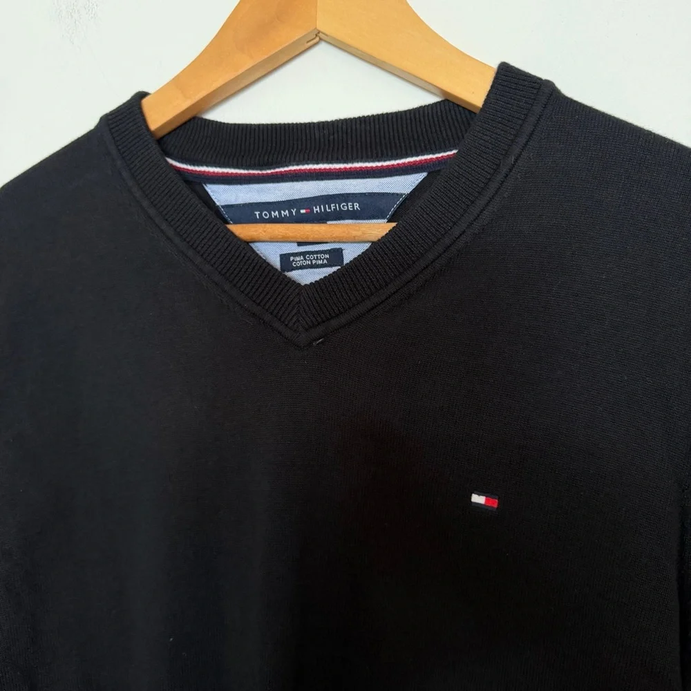 Tommy Hilfiger Black Pima Cotton Logo V-Neck Sweater Size Small